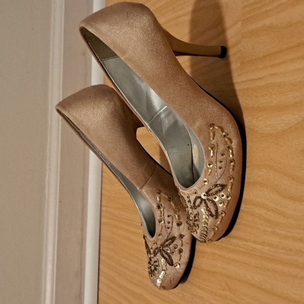 Gold occasion pumps - Picture 4 of 8